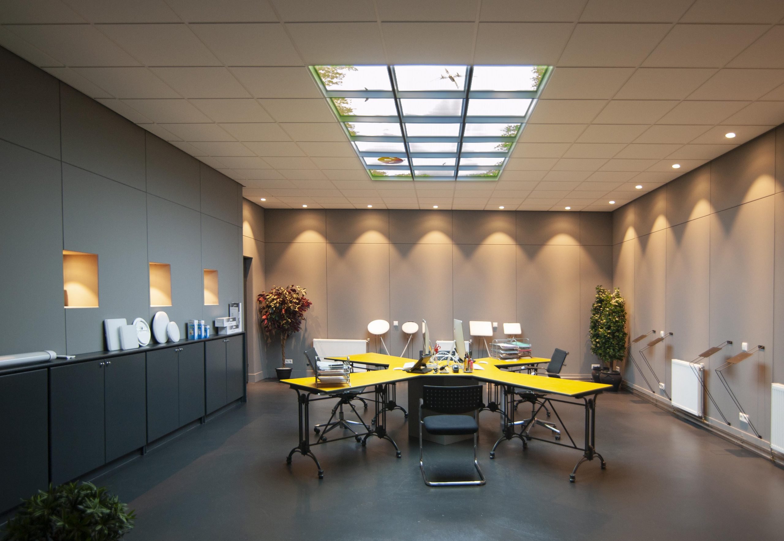 Pre-Lite is een familiebedrijf en gespecialiseerd in hoogwaardige, slimme en duurzame LED-verlichting voor een CO2-neutrale toekomst. Pre-Lite is een familiebedrijf en gespecialiseerd in hoogwaardige, slimme en duurzame LED-verlichting voor een CO2-neutrale toekomst.